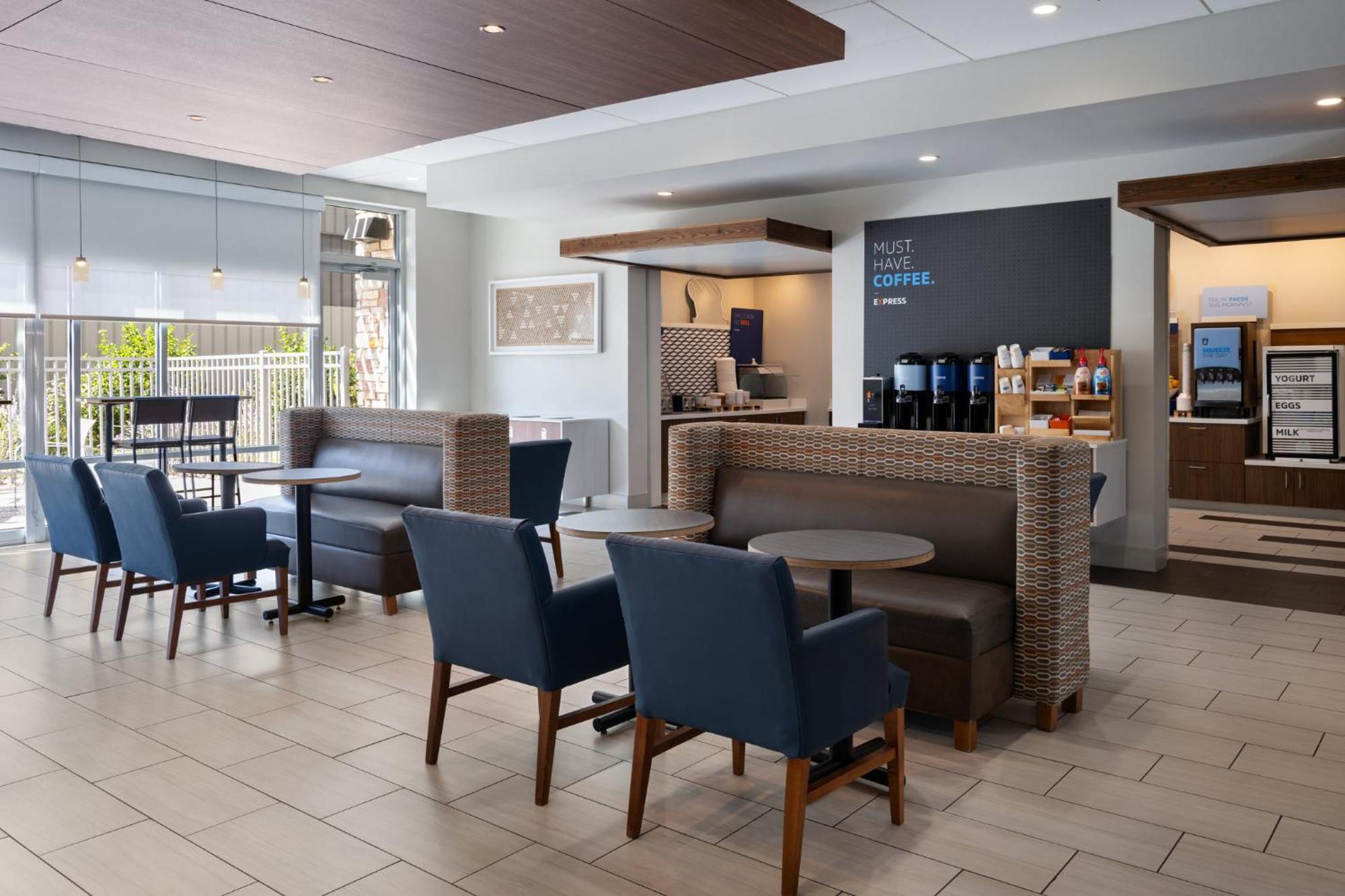 Holiday Inn Express & Suites - Madison West - Middleton By Ihg Exterior photo