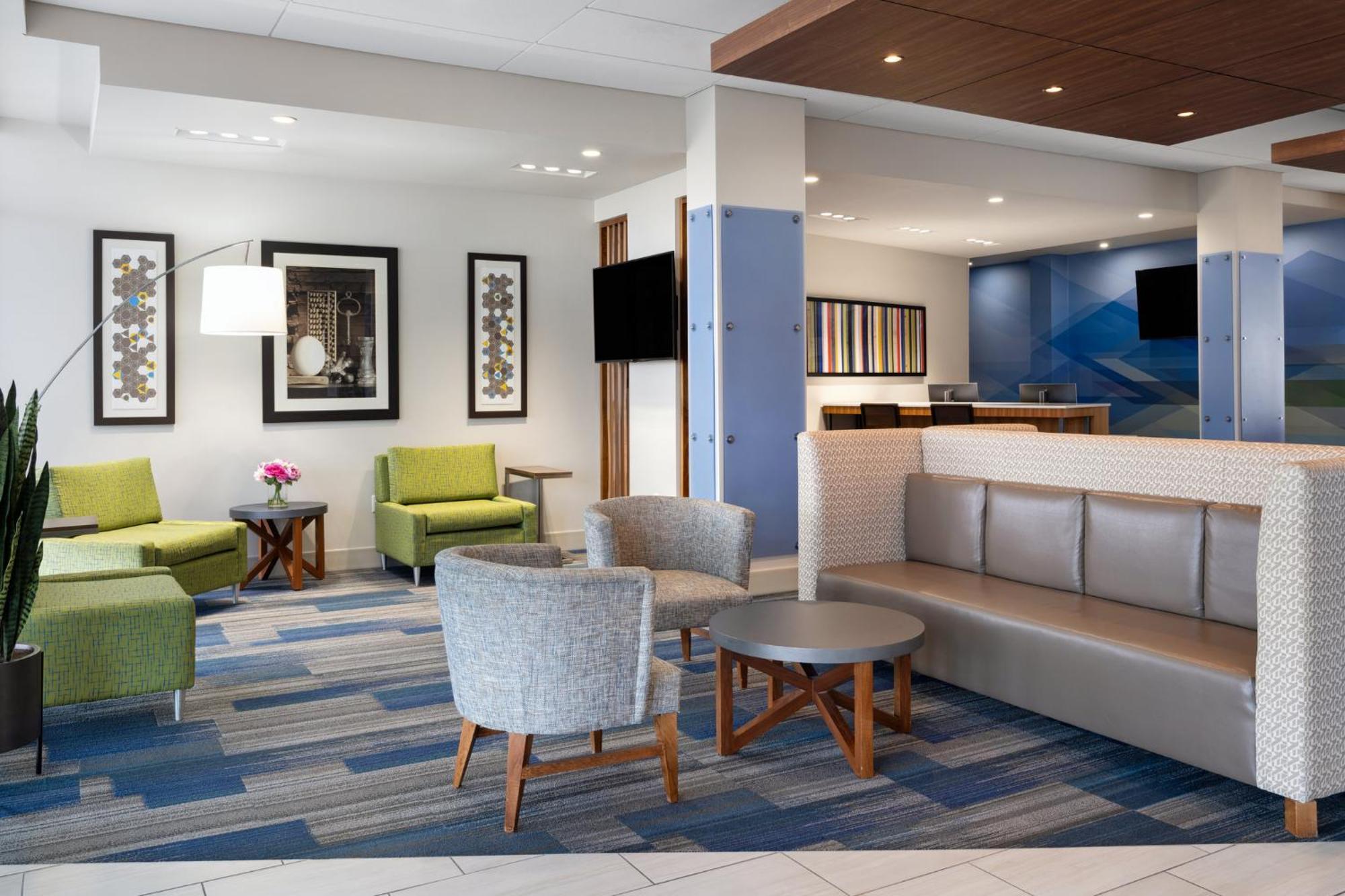 Holiday Inn Express & Suites - Madison West - Middleton By Ihg Exterior photo