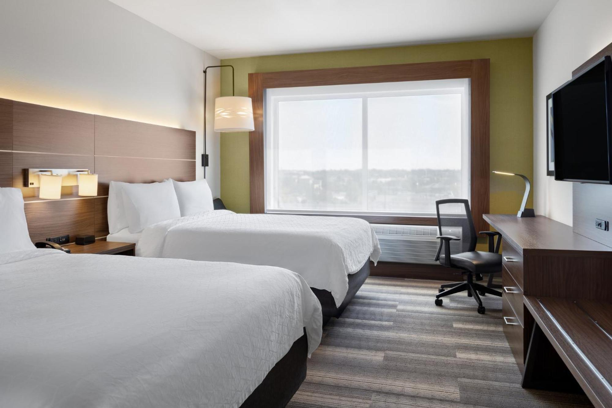 Holiday Inn Express & Suites - Madison West - Middleton By Ihg Exterior photo